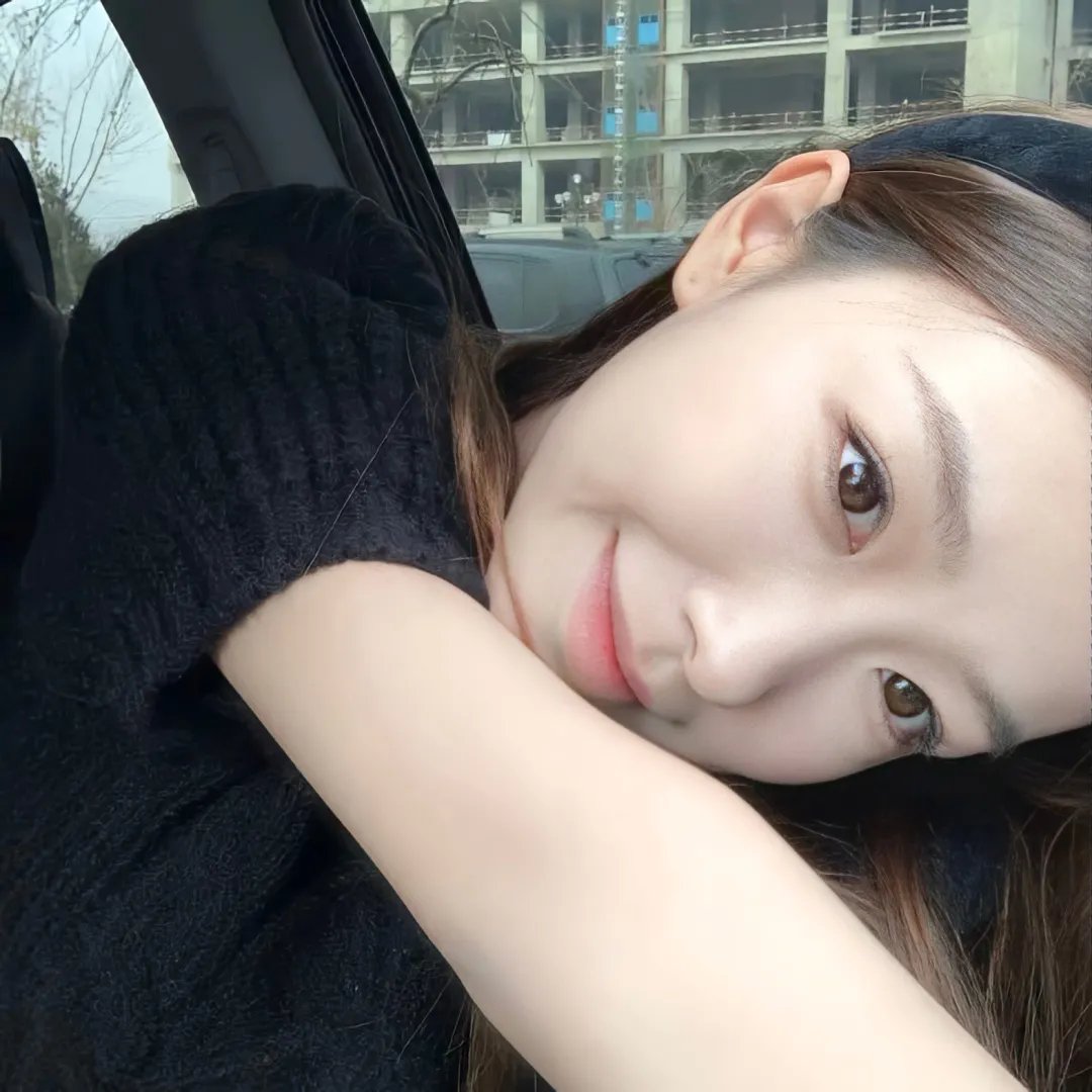 龙纹身的女鬼入镜海报