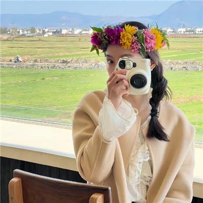 送报女孩海报